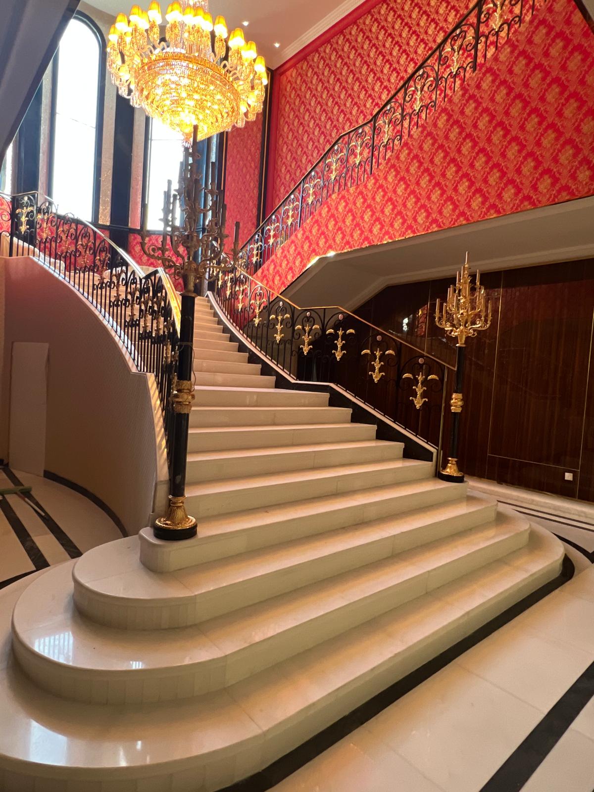 بوابة فاخرة